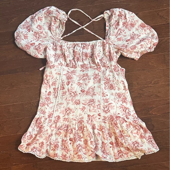 MINKPINK Dresses & Skirts - MINKPINK Cream and Red Floral Dress